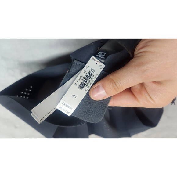 Victoria's Secret 42D Grey Onyx Featherweight Max Sports Bra NWT - Picture 5 of 5